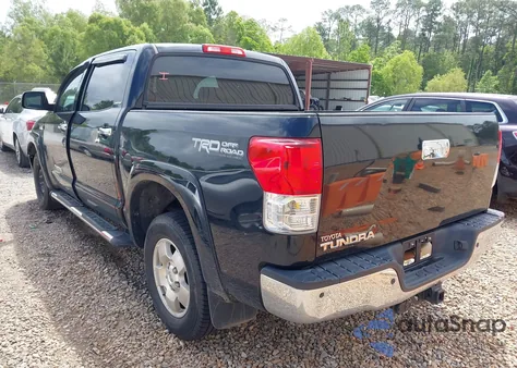 2011 Toyota Tundra Limited 5.7L V8 z USA, uszkodzony, nr VIN 5TFFY5F16BX102025
